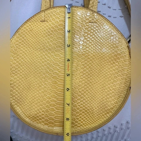 Street Level circle crossbody faux leather Croc tote bag purse. Yellow - Picture 8 of 16